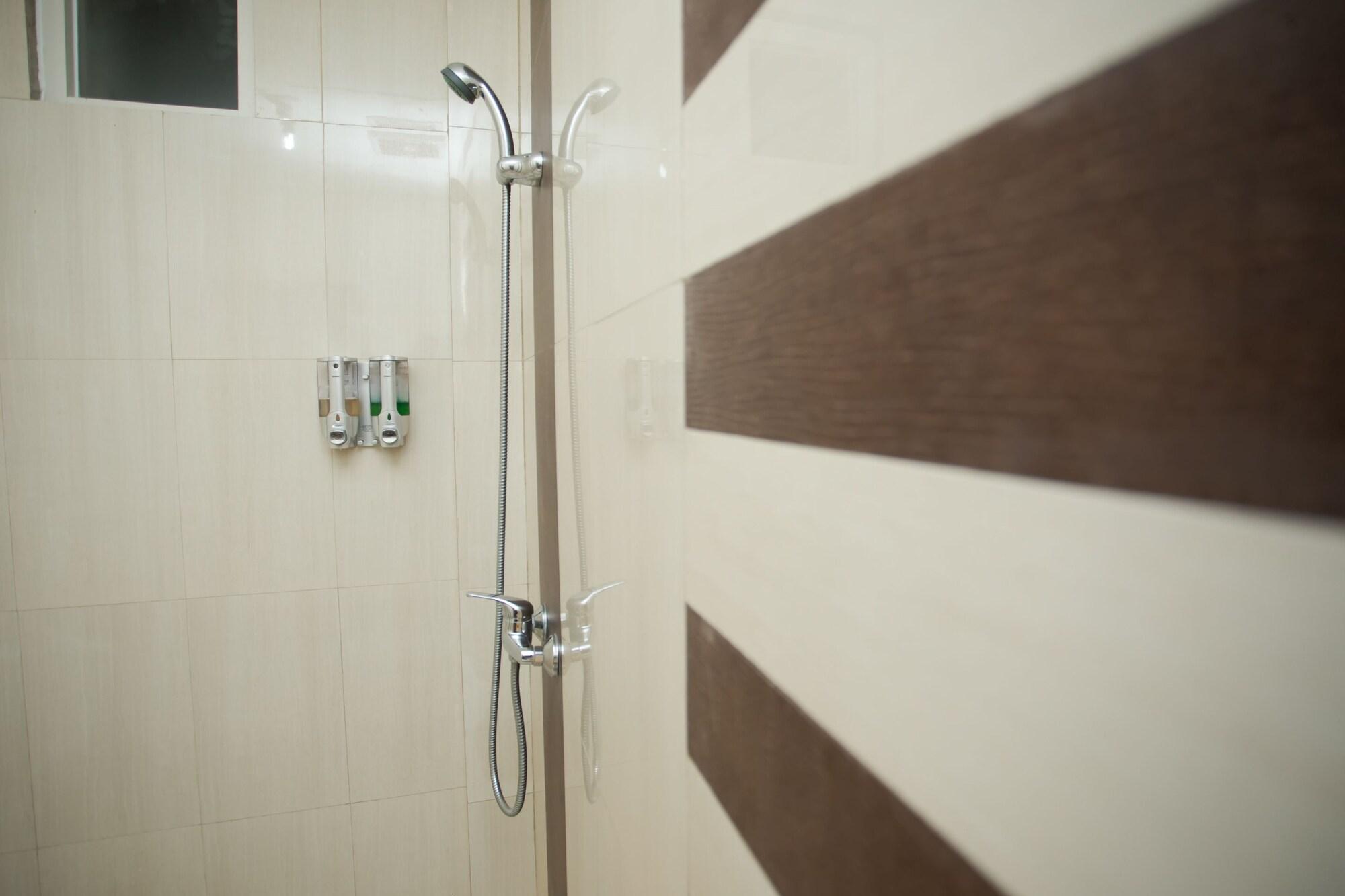 Oyo 850 Lapan Lapan Hotel Banjarmasin  Luaran gambar