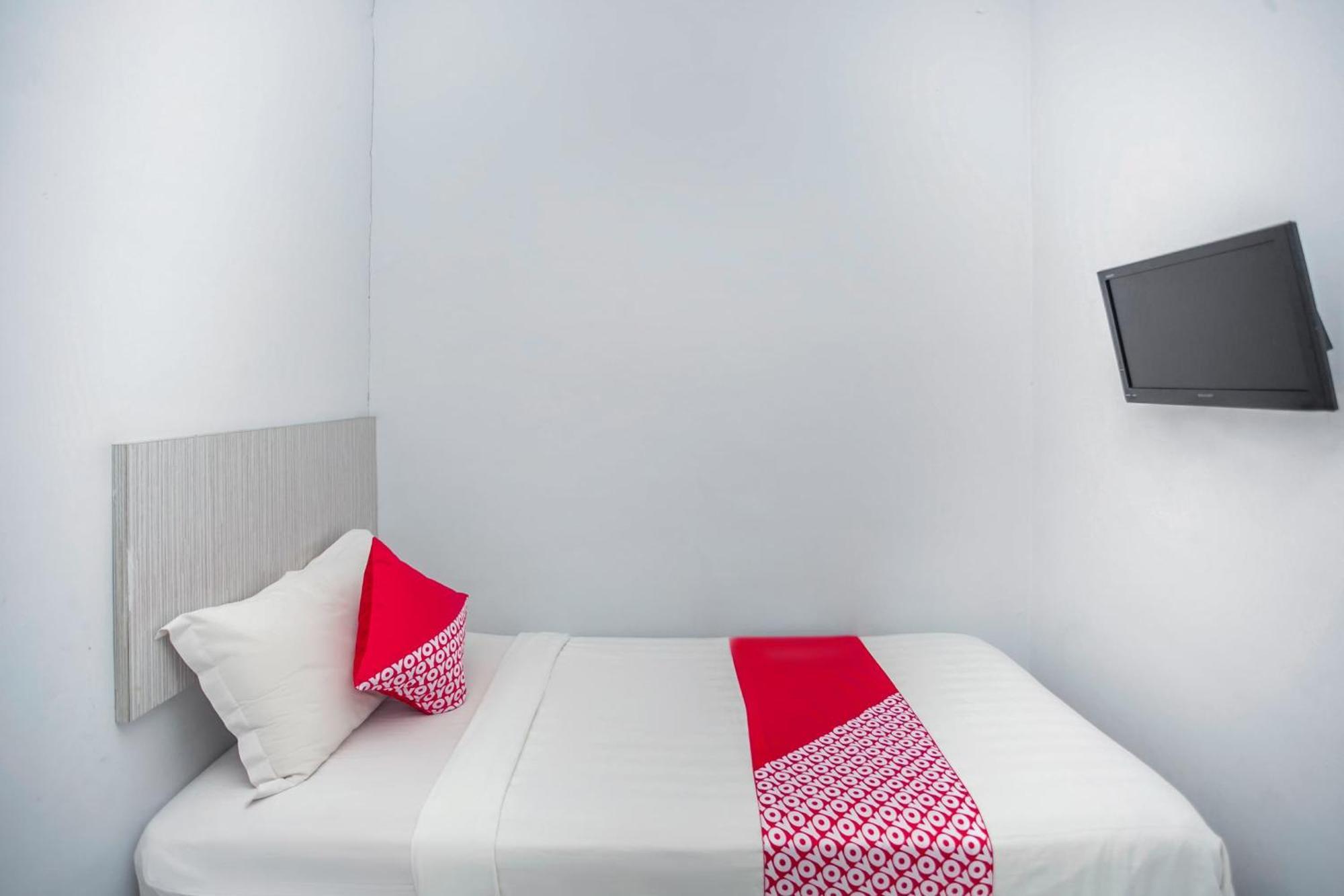 Oyo 850 Lapan Lapan Hotel Banjarmasin  Luaran gambar