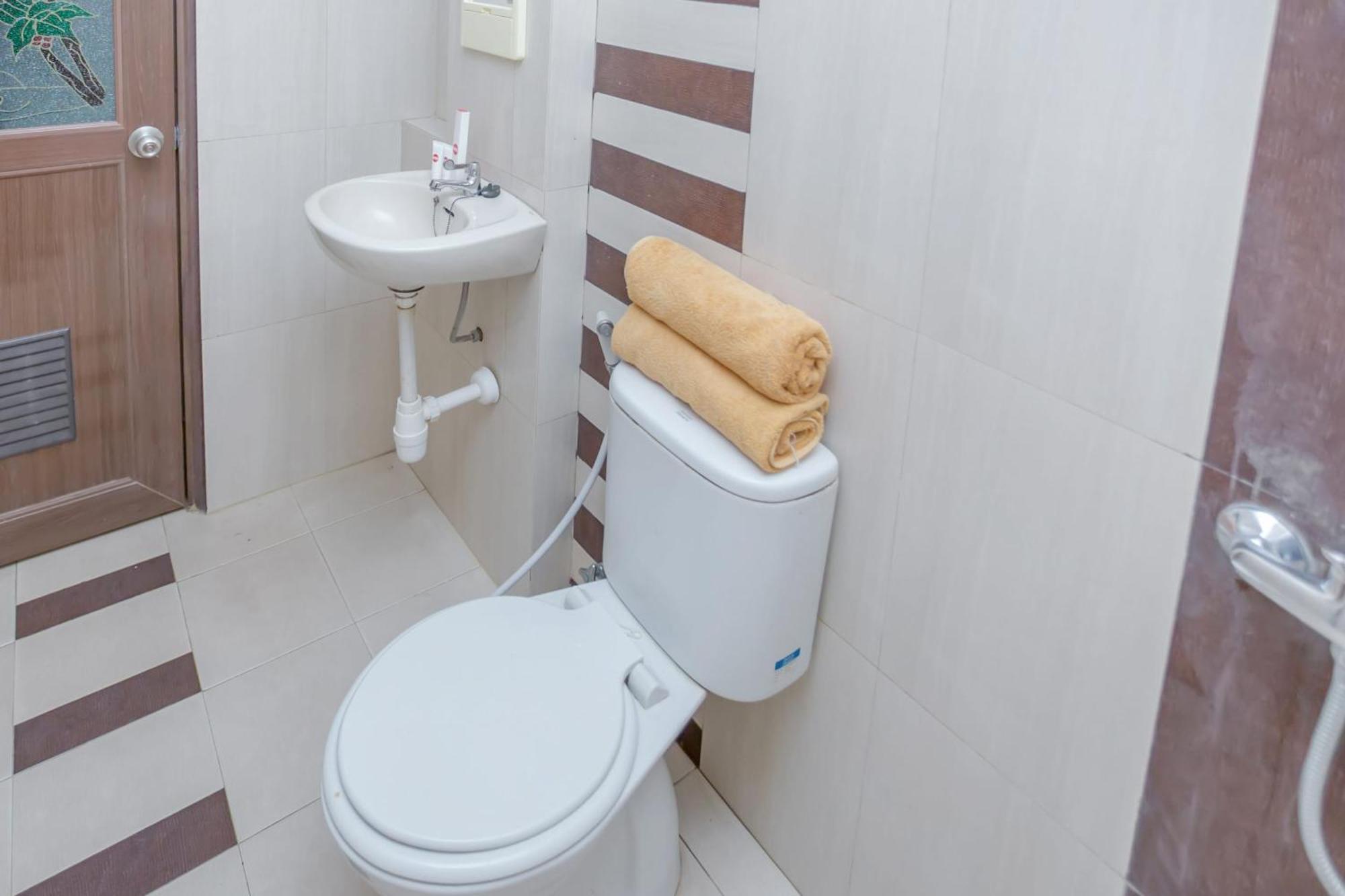 Oyo 850 Lapan Lapan Hotel Banjarmasin  Luaran gambar