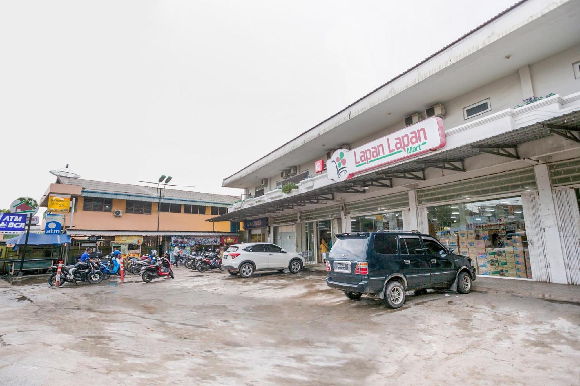 Oyo 850 Lapan Lapan Hotel Banjarmasin  Luaran gambar