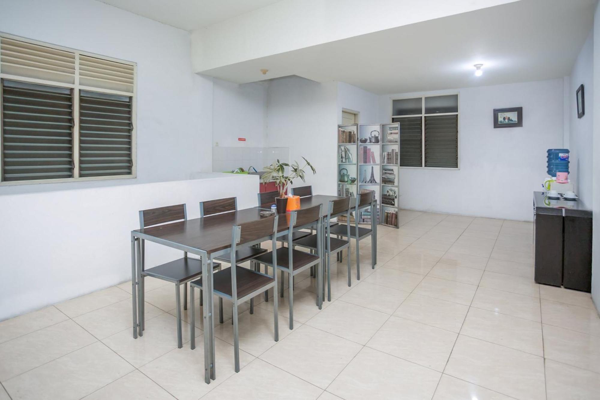 Oyo 850 Lapan Lapan Hotel Banjarmasin  Luaran gambar