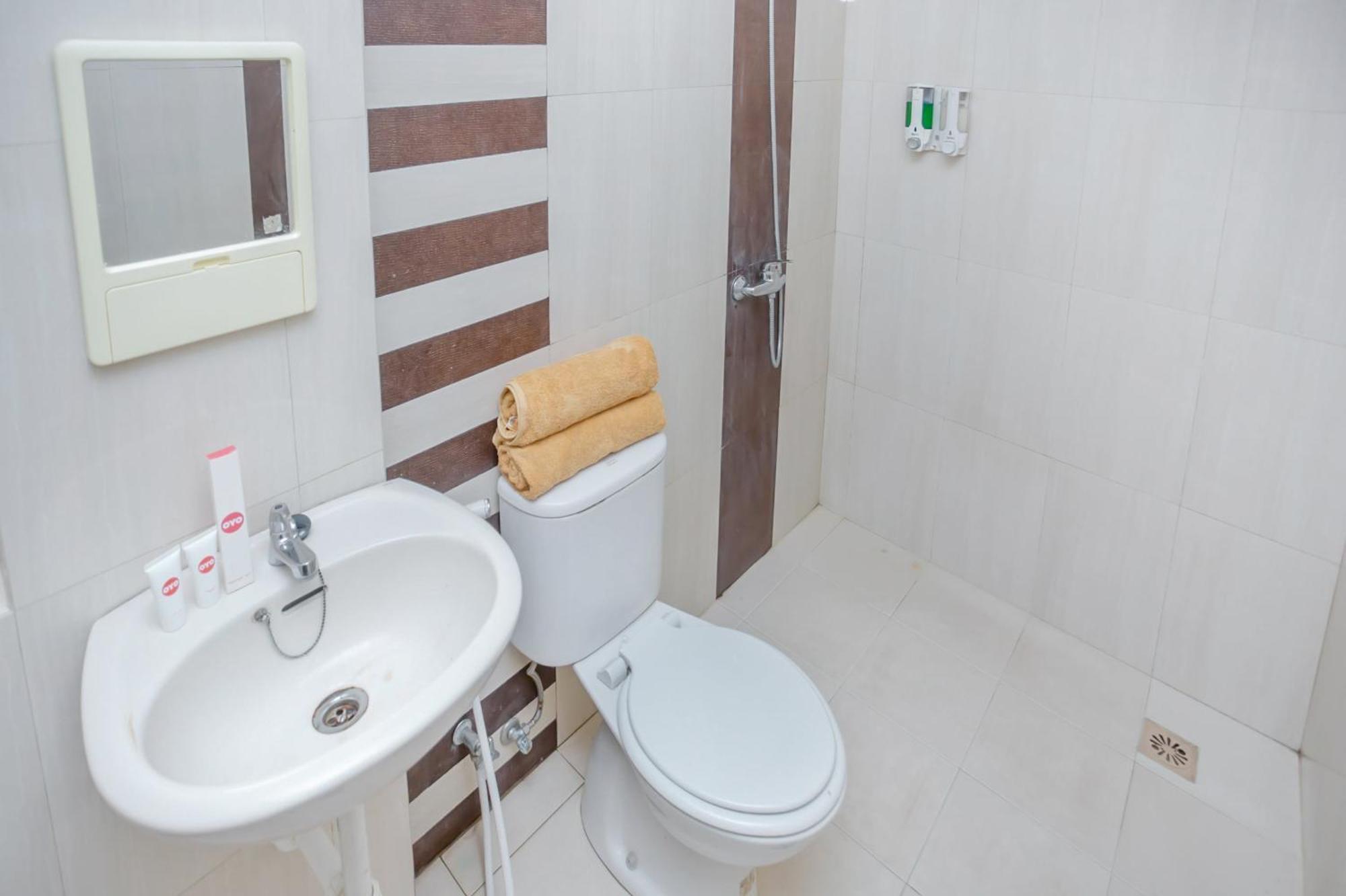 Oyo 850 Lapan Lapan Hotel Banjarmasin  Luaran gambar