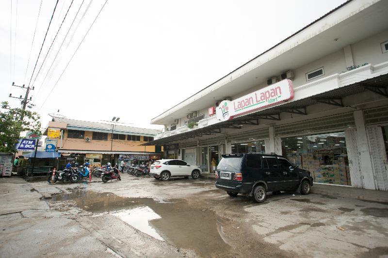 Oyo 850 Lapan Lapan Hotel Banjarmasin  Luaran gambar