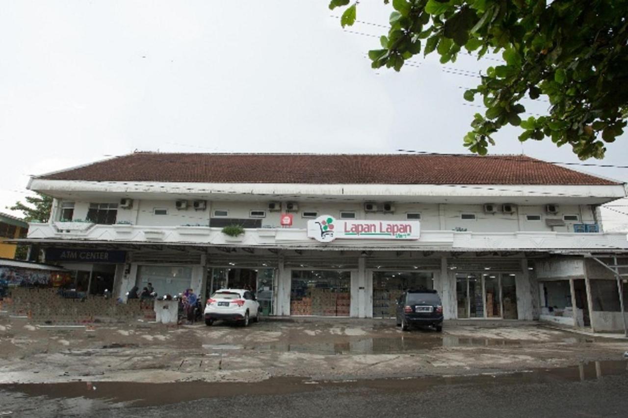 Oyo 850 Lapan Lapan Hotel Banjarmasin  Luaran gambar